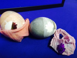 Use leaves or flowers to make interesting prints on your eggs.